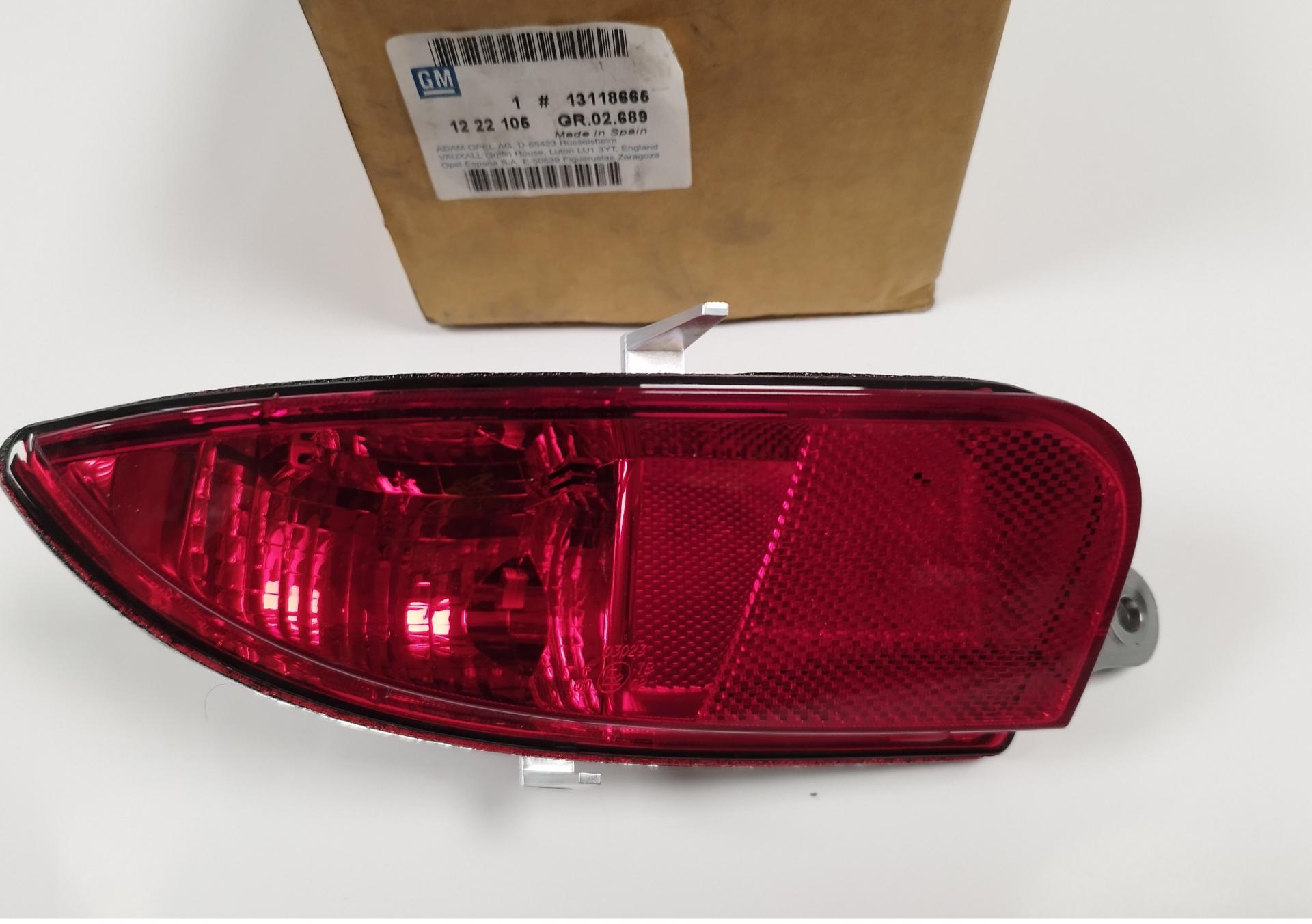 PILOTO TRASERO IZQUIERDO PARAGOLPES OPEL CORSA C