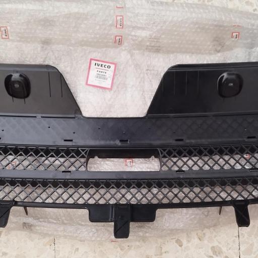 REJILLA DELANTERA IVECO DAILY DE 2006 A 2011 [2]