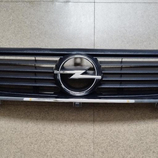 REJILLA DELANTERA OPEL VECTRA B FILO CROMADO