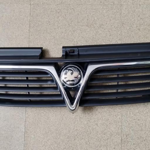 REJILLA OPEL OMEGA B ANAGRAMA VAUXHALL 90459941