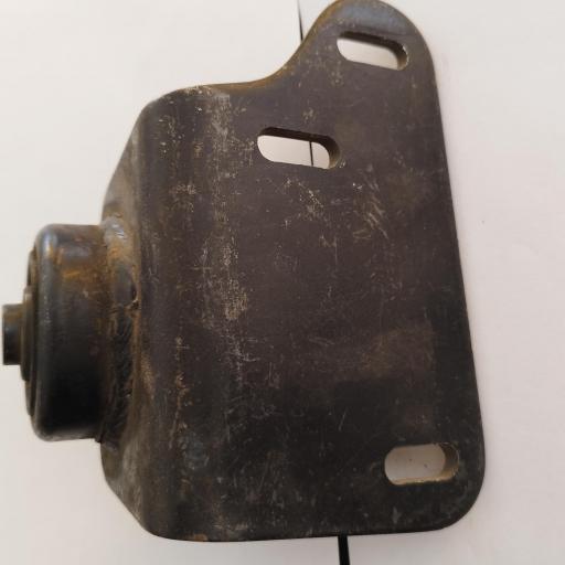 SOPORTE MOTOR IZQUIERDO SEAT 127 HASTA 1979 [1]