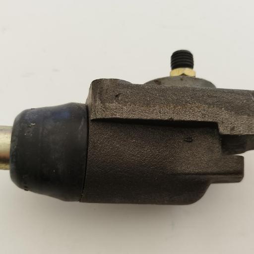 BOMBIN FRENO DELANTERO DERECHO AVIA CAMION GA  AVIA 5000  [1]