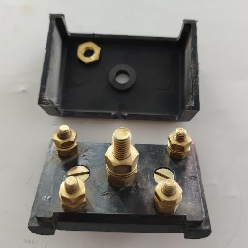 CAJA CONEXIONES FRENO ELECTRICO CAMION 