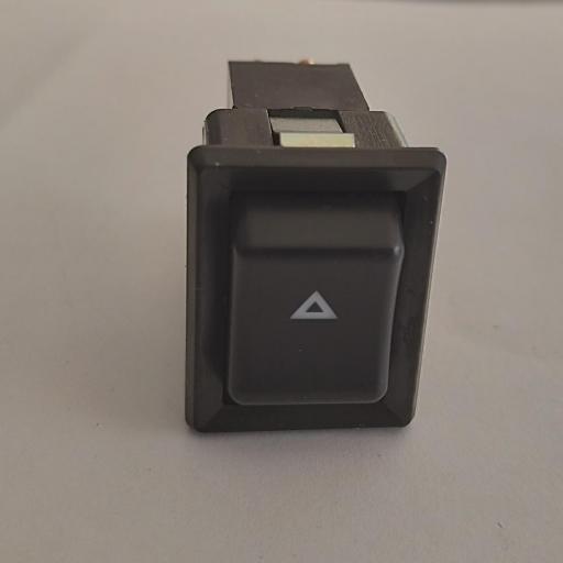 INTERRUPTOR LUZ DE AVERIA LAND ROVER DEFENDER [0]