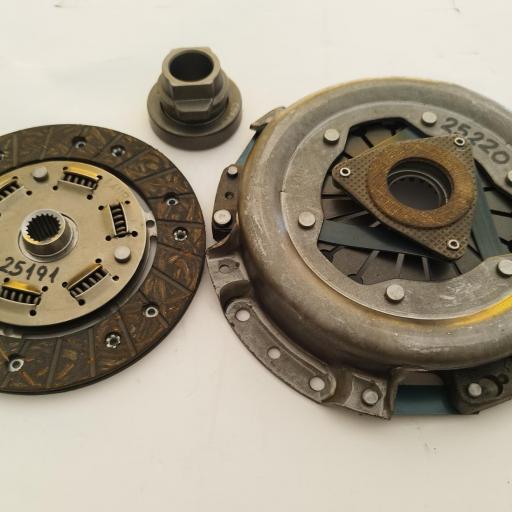 KIT EMBRAGUE SEAT 850 CON PLATILLO [0]