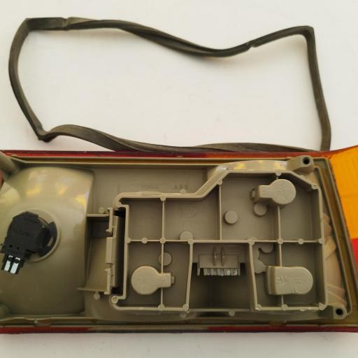PILOTO TRASERO IZQUIERDO OPEL ASCONA DE 1981 HA 1984 [1]