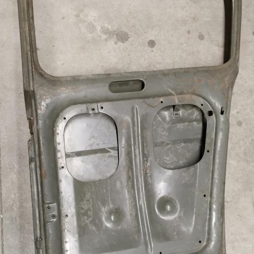 PUERTA TRASERA DERECHA RENAULT 4 PRIMERA SERIE [1]