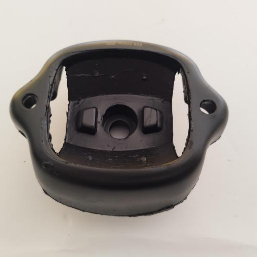 SOPORTE MOTOR DELANTERO MERCEDES W123