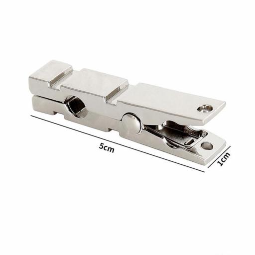 Pinza de metal para pezones [2]