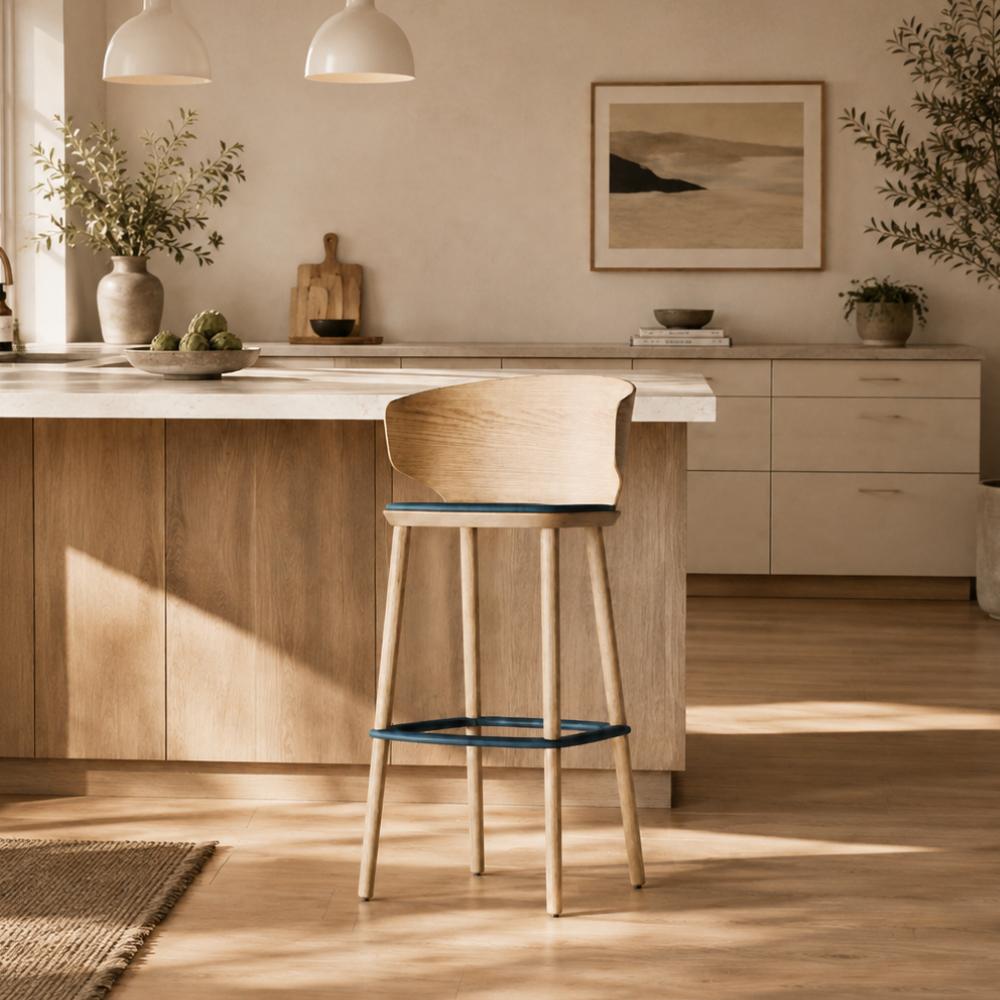 Taburete Alcor Wood con brazos de Cancio