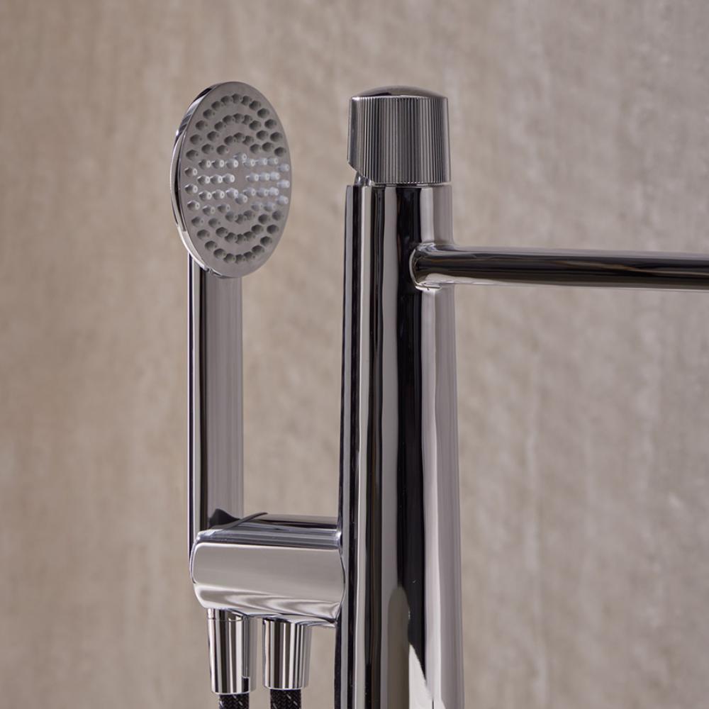 Grifo de pie para bañera de Sanycces