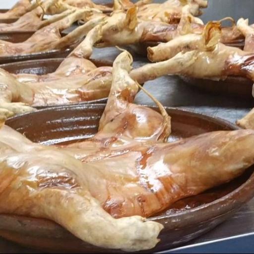 Cochinillo de Arévalo Asado en Horno de Leña (8-10 raciones) Tradición desde 1875 [3]