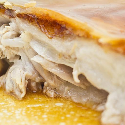 Medio Cochinillo de Arévalo Asado en Horno de Leña (4-5 comensales) Tradición desde 1875