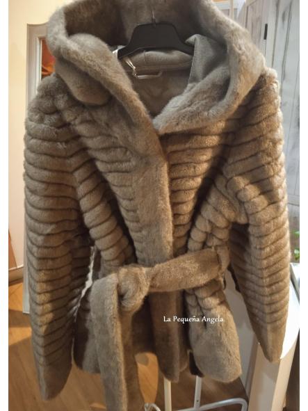LATTE. CHAQUETON DE PELO IMITACIÓN VISON