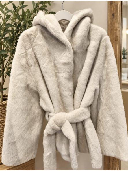 AINSA. CHAQUETÓN TIPO VISON CON CAPUCHA COLOR NATURAL [2]