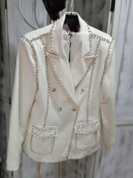 ANASTASIA. AMERICANA BLANCO ROTO [3]