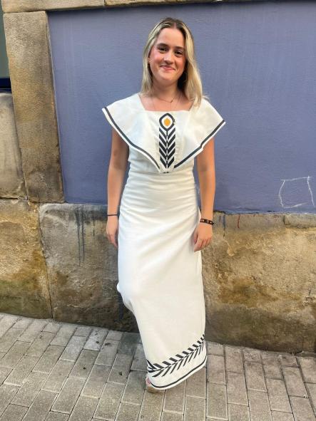 GRECIA. VESTIDO BLANCO CON BORDAD0 [1]