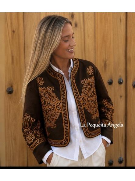 LABERINTO. CHAQUETA MARRON BORDADA