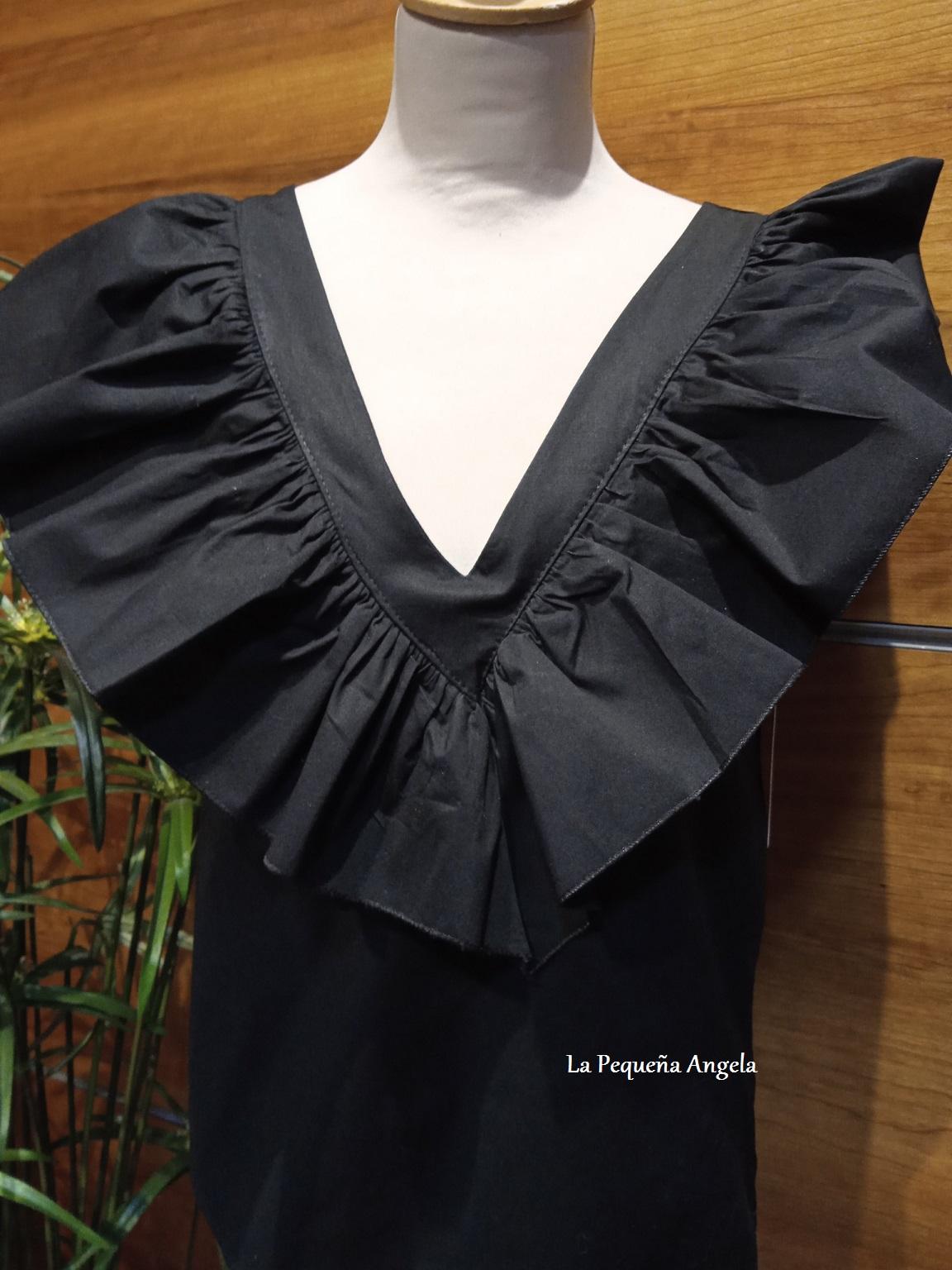 LEOTTA. BLUSA NEGRA
