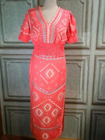 SANDY. CONJUNTO TOP Y FALDA EN CORAL [3]