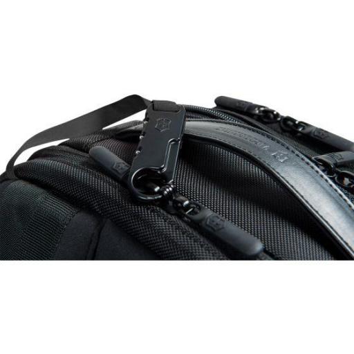 Mochila Victorinox Essentials Laptop Backpack 602154 [2]