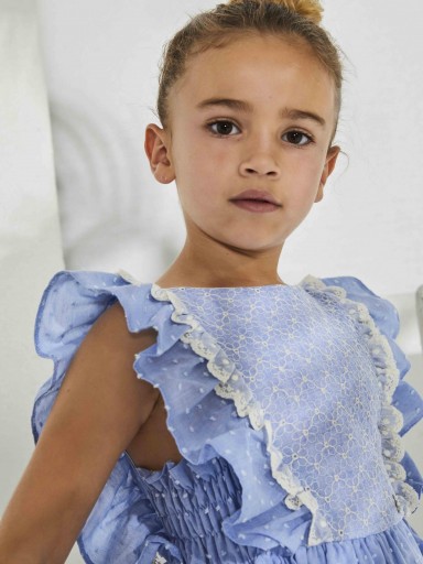 Nekenia Vestido Infantil Plumeti Celeste Volante Bordado Floral Cuerpo Gomas Botones Espalda 2321818 [0]