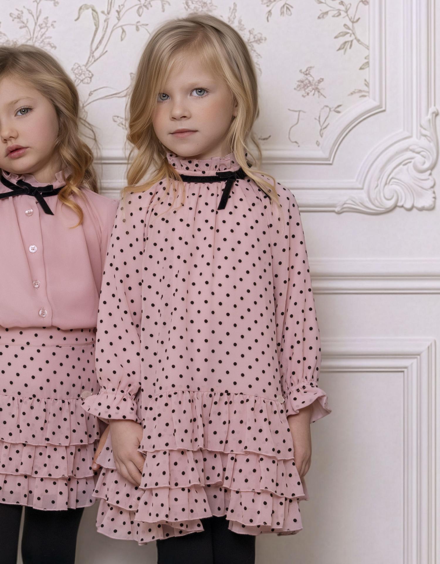 Miranda Vestido Infantil Rosa Topos Negros Evasé 3 Volantes Lazada Cuello "Vanellope" 0232/V