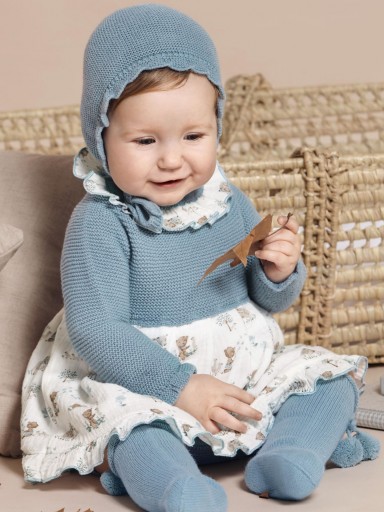 Juliana Vistiendo Bebés Jesusito Braguita y Gorro Cuerpo Punto Azul Nube Animalitos "Trazos" 25675 Nube