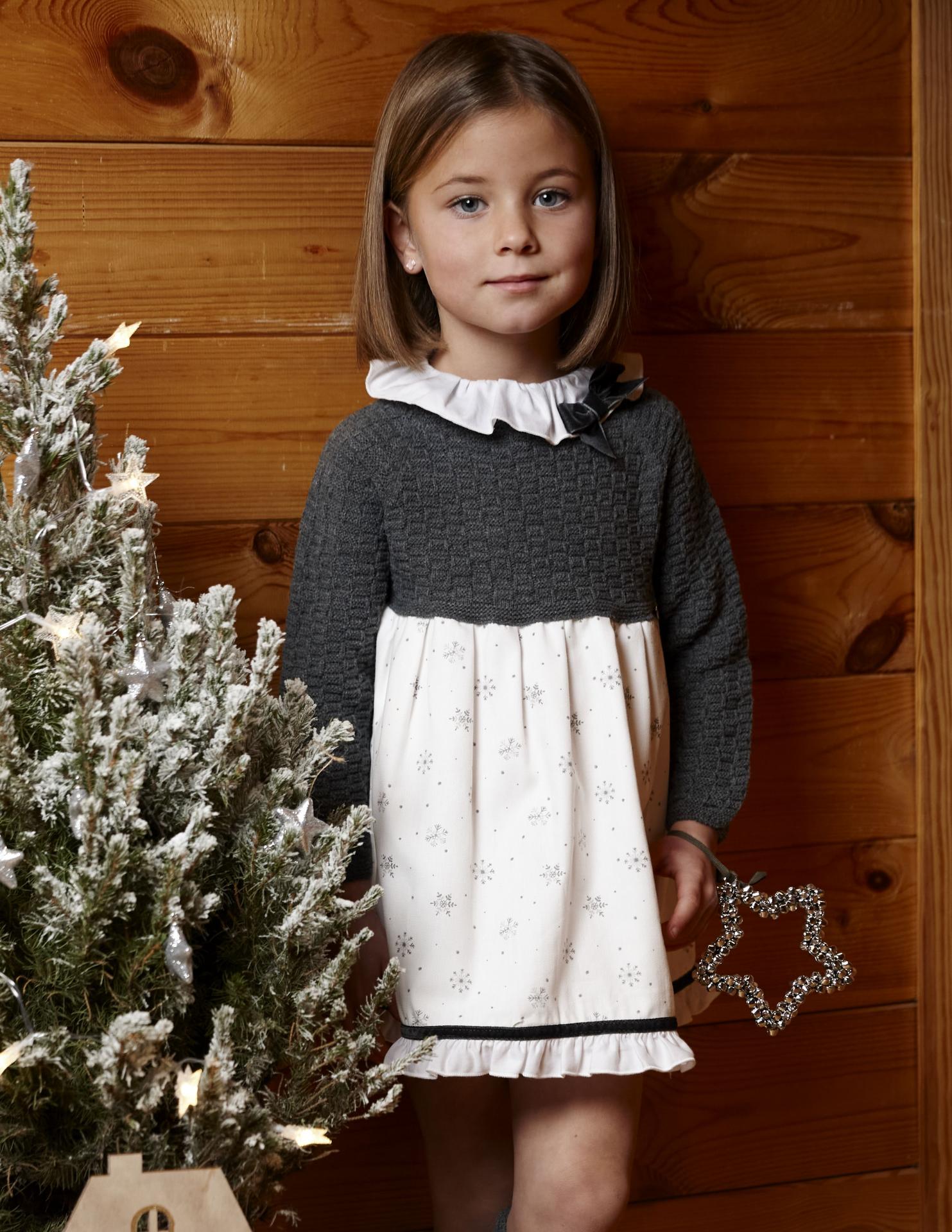 Juliana Vistiendo Bebés Vestido Cuerpo Punto Gris Falda Estampada Flores de Nieve Volante Cuello "Estelar" 26648