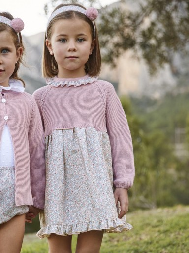 Juliana Vistiendo Bebés Vestido Cuerpo Punto Rosa Falda Estampada Flores Rosa Volante Cuello "Vereda" 26652 [0]