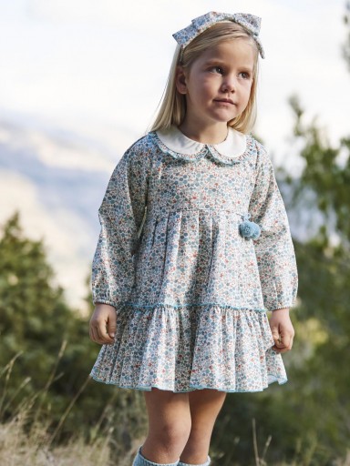 Juliana Vistiendo Bebés Vestido Blanco Estampado Flores Azul Cuellos Pompones "Aura" 26672 [0]