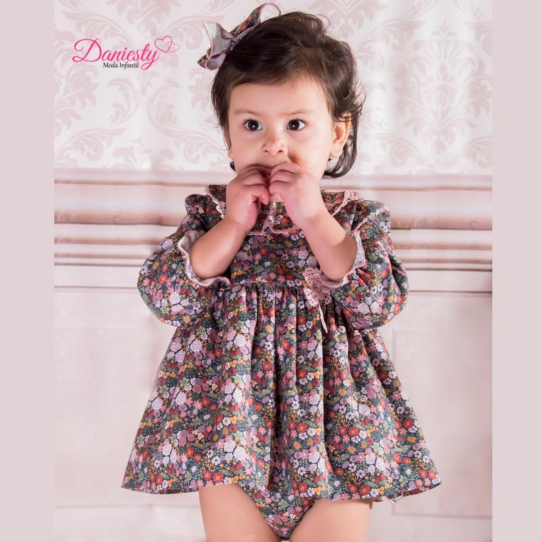 Daniesty Jesusito Vestido y Braguita Estampado Flores Familia Azucena 001