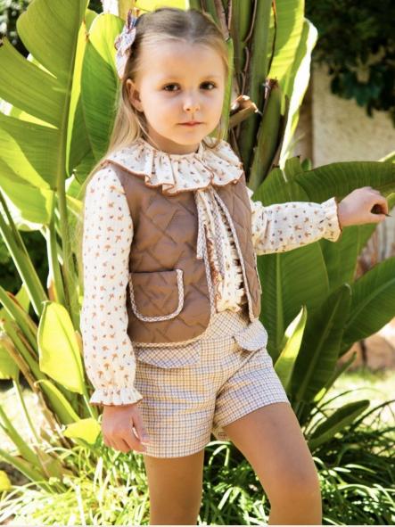Daniesty Conjunto infantil Camisa Estampada, Short Cuadros Chaleco Camel 005 [0]