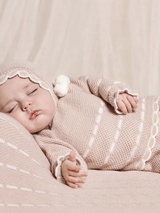 Juliana Vistiendo Bebés Conjunto Polaina 3P 25563