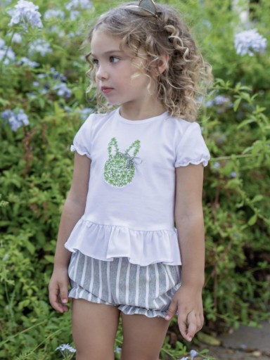 Nekenia Conjunto Bebé Camiseta Volante Bordado Verde Pantalón Rayas Corto Gris 22VC06