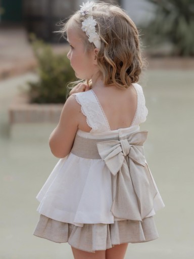 Miranda vestido infantil  blanco volante camel fajin con aplicacion floral "Octante" 0233/V [1]