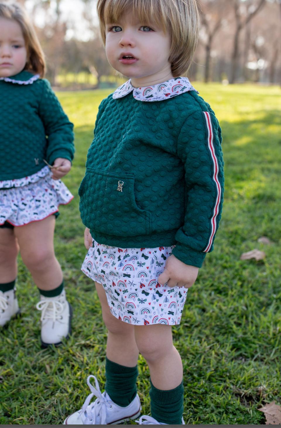 Conjunto bebe niño en ante verde con bolsillo canguro de Nekenia