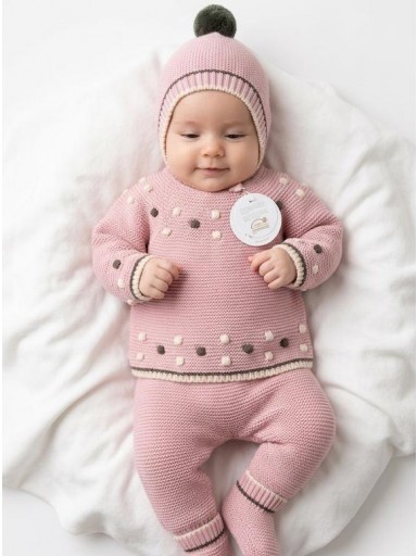 Juliana Vistiendo Bebés Conjunto Jersey, Pantalón y Gorro Punto Bodoques Colores Bota "Serenata" 25553 Maquillaje