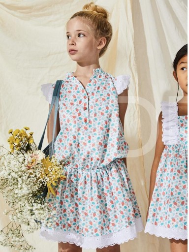 Nekenia Vestido Infantil Estampado Floral Fresas Talle Bajo Cuello a la Caja Volante Tira Bordada Blanco 23VV31 [1]