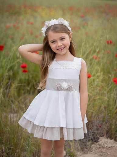 Miranda vestido Ceremonia infantil  beig  volante camel fajin con aplicacion floral "Octante" 0233/V [3]