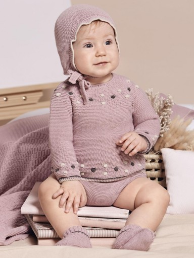 Juliana Vistiendo Bebés Conjunto  Jersey, Ranita, Gorro , Botas Punto Bodoques "Serenata" 25579 Maquillaje