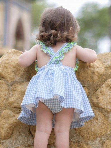 Nekenia Vestido Bebé Vuelo Cuadros Celeste Tirantes Cruzados Espalda Vivo con Braguita 24VC12