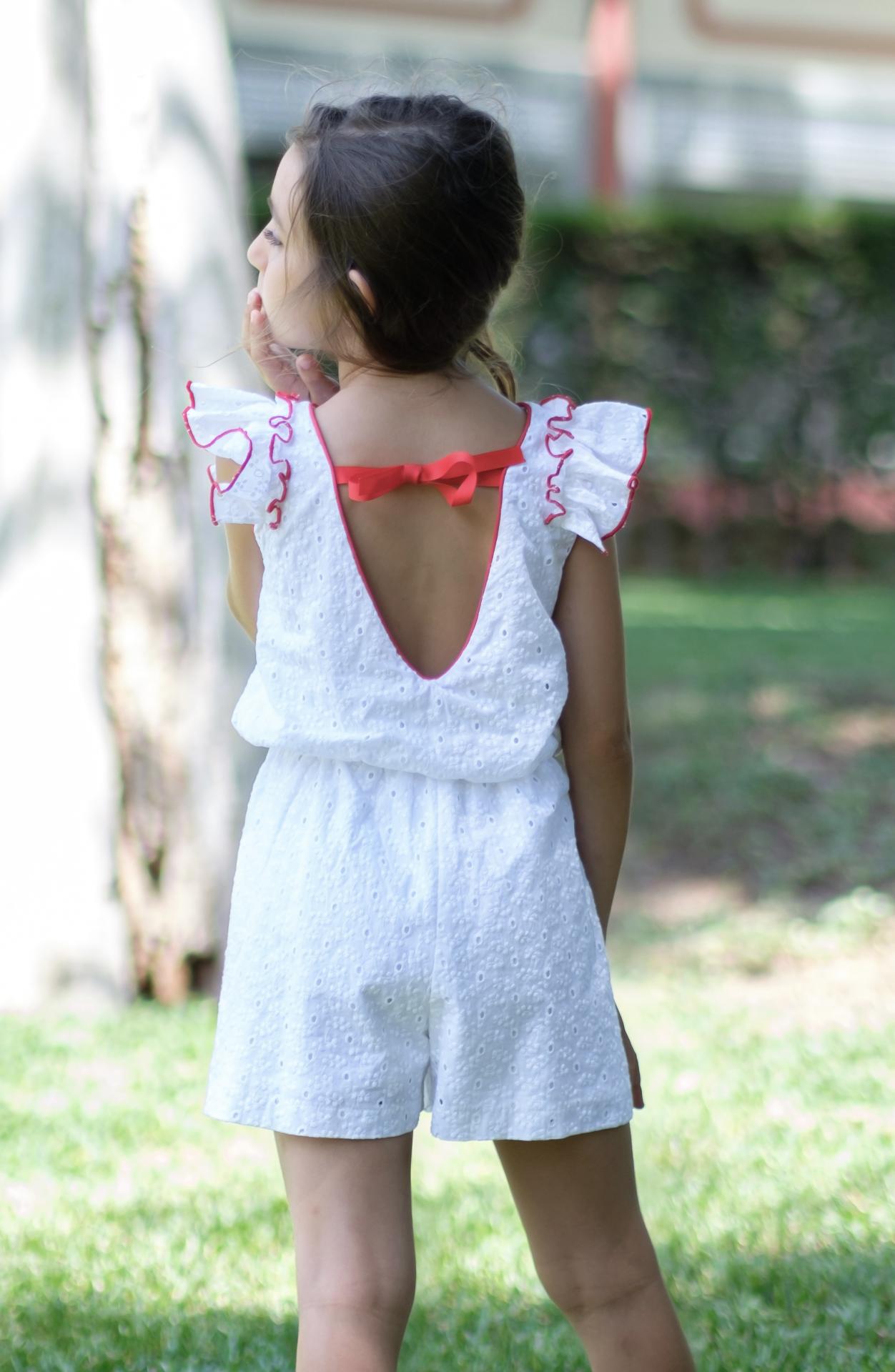 Nekenia Mono Infantil Bordado Algodón Blanco Vivo Rojo Escote Espalda 24VP04