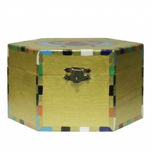 Caja de madera con escarabajo egipcio [1]