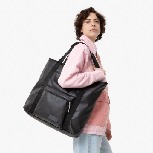 Bolsa eastpak trap tarle black KA5BHL 013 [1]