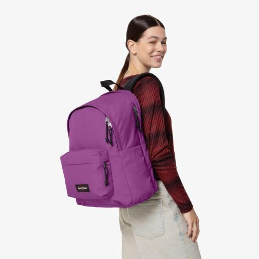 Mochila eastpak day office 15.6" fig purple KA5BIK 5S8 [1]