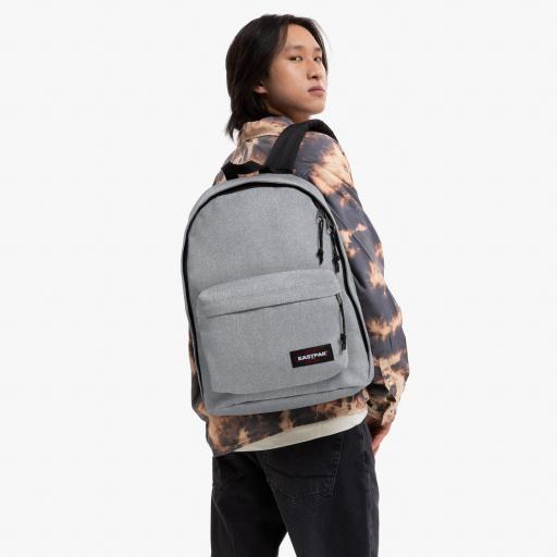 Mochila eastpak out of office 15.6" sunday grey K00767 363 [4]