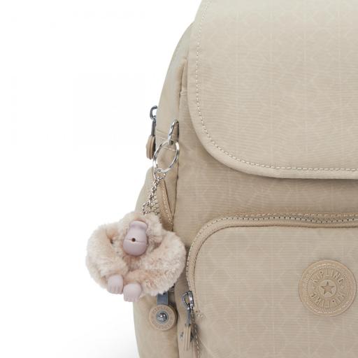 Mochila kipling city zip mini sign beige I4697 96A [4]