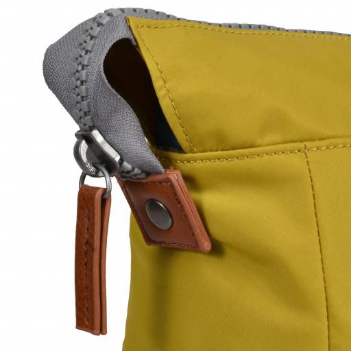 Mochila roka london pequeña bantry b mostaza BAN B S PEA [5]